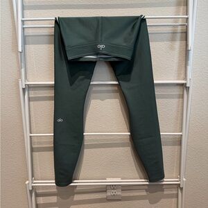 ALO Yoga Clover Green/White Leggings